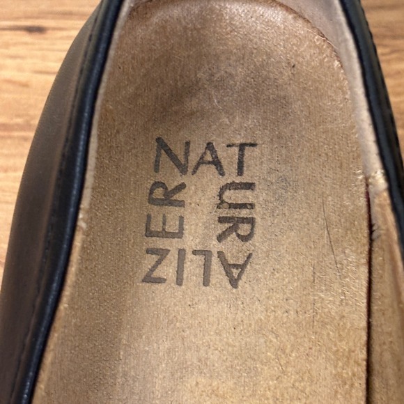 NATURALIZER Desi Lug Sole Loafer Black Women Size 8 Casual Workwear Everyday - Picture 2 of 12